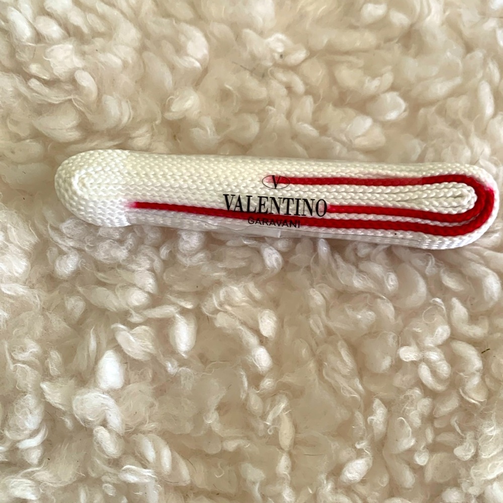 VALENTINO- Authentic 🍀 Garavani white shoe laces-size/length 44”